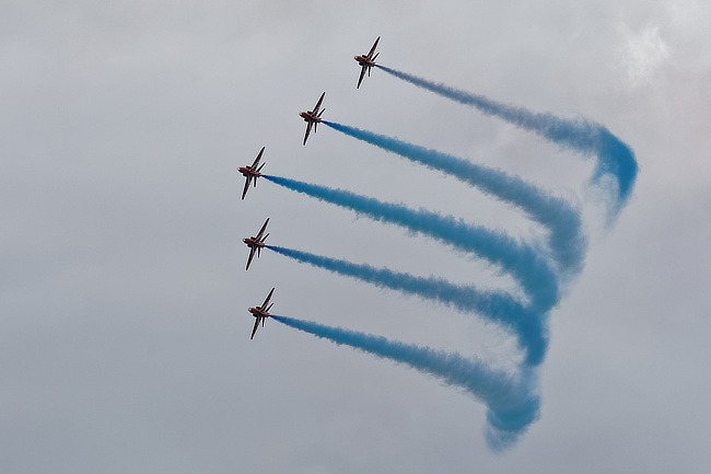 Red Arrows tribute to NHS