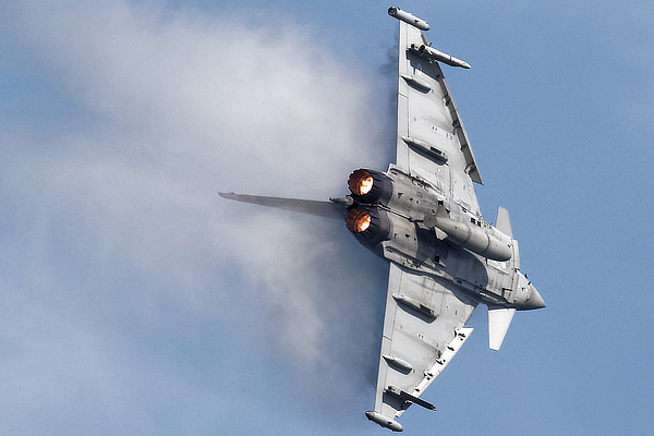 Eurofighter Typhoon, Making its own cloud (spluff) at Airbourne 2026