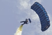 Tigers Parachute Display Team on Sunday0683